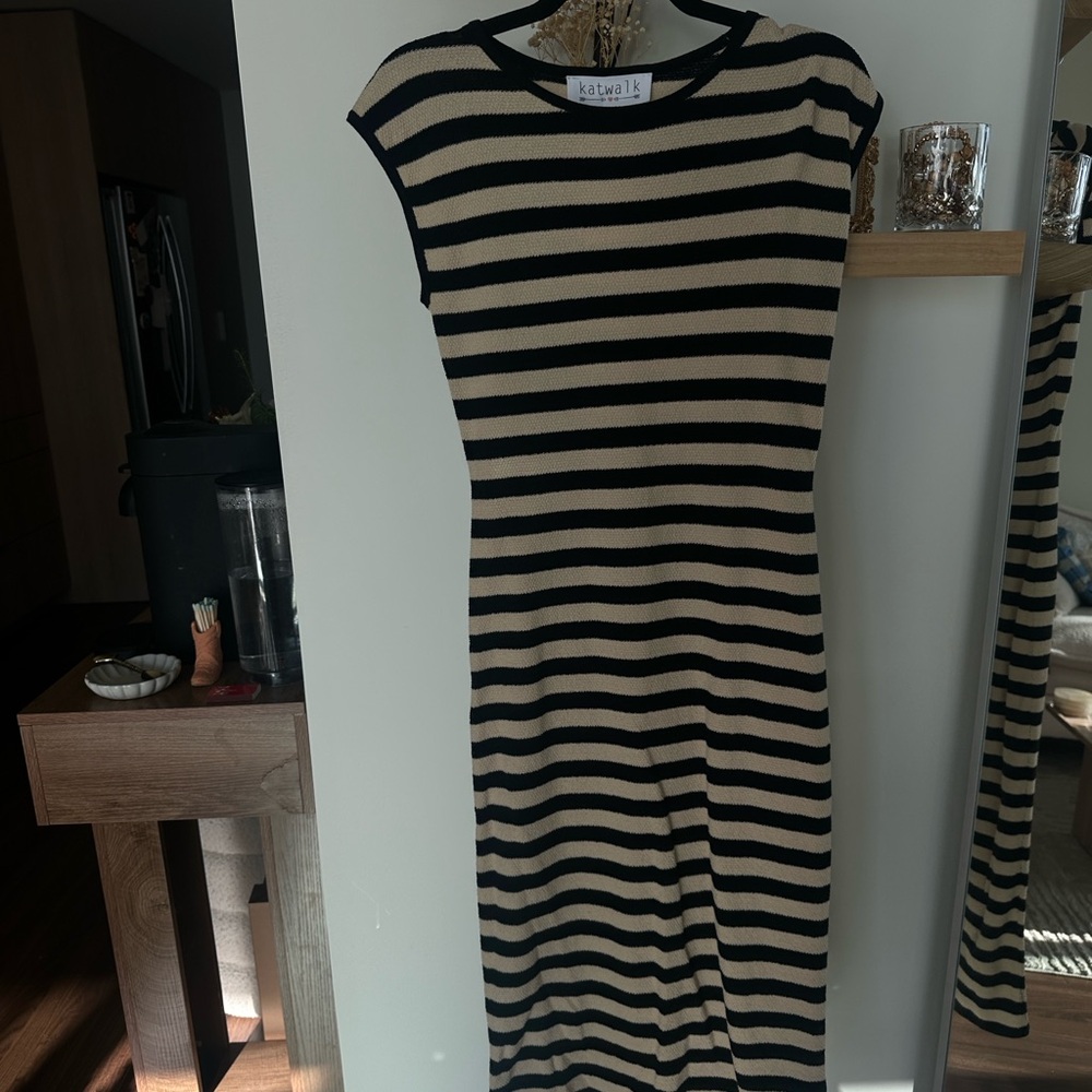 Black and White Casual Midi Sheath Dress